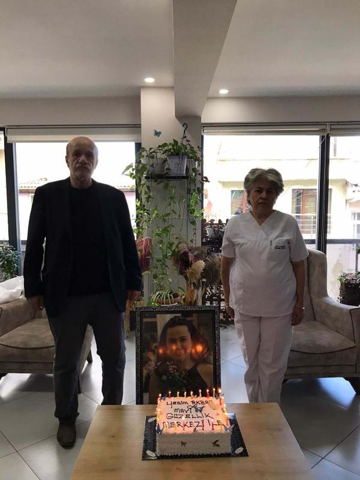 Polis Lojmanında Öldürülen İşletmeciye Doğum Günü Kutlaması