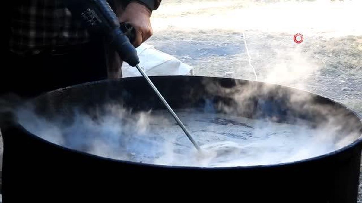 Binbir zahmetle üretiliyor, litresi 200 liradan satılıyor