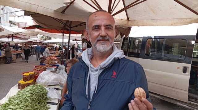 Bir adet cevizin tanesi 4 liradan satılıyor Bir adet cevizin tanesi 4 liradan satılıyor