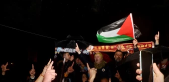 Futbol Taraftar Grupları İsrail'i Protesto Etti