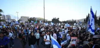 İsrailli Esirlerin Aileleri Tel Aviv'den Batı Kudüs'e Yürüdü