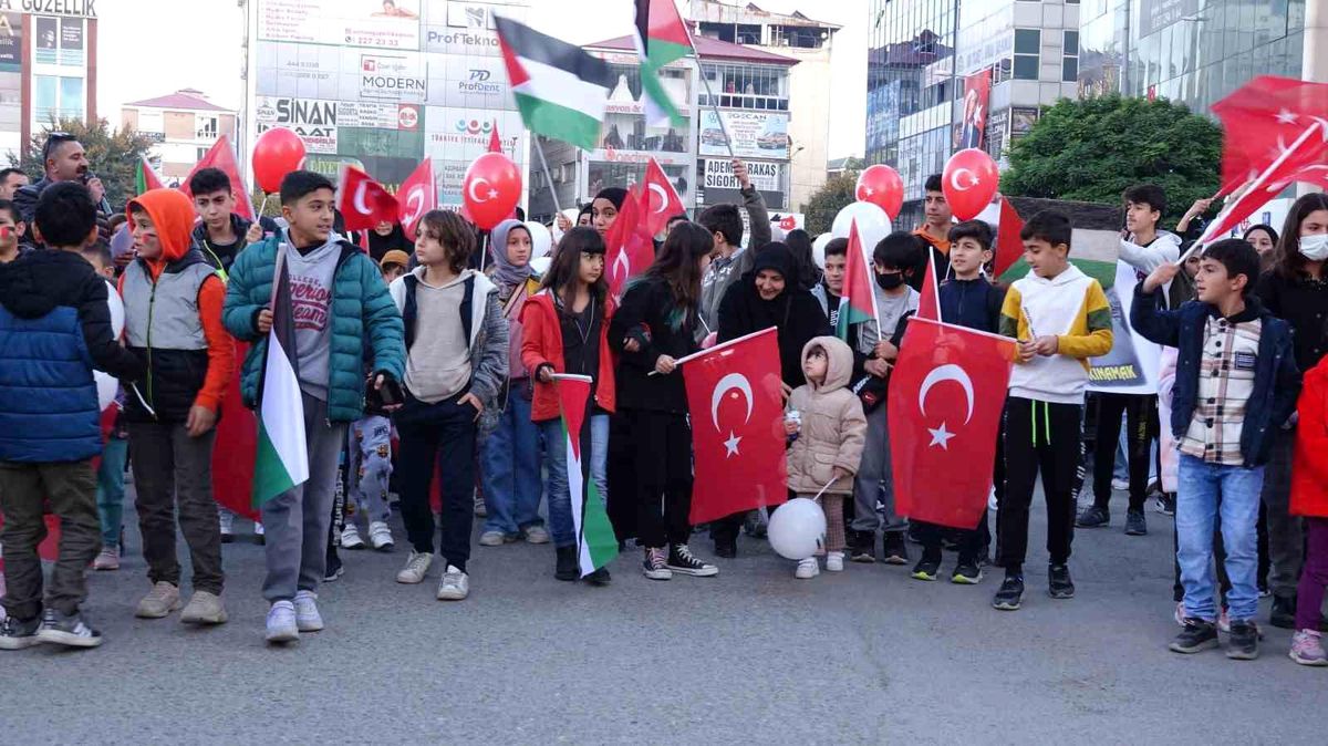Iğdır'da düzenlenen 'Büyük Filistin Yürüyüşü'nde İsrail'in saldırıları kınandı