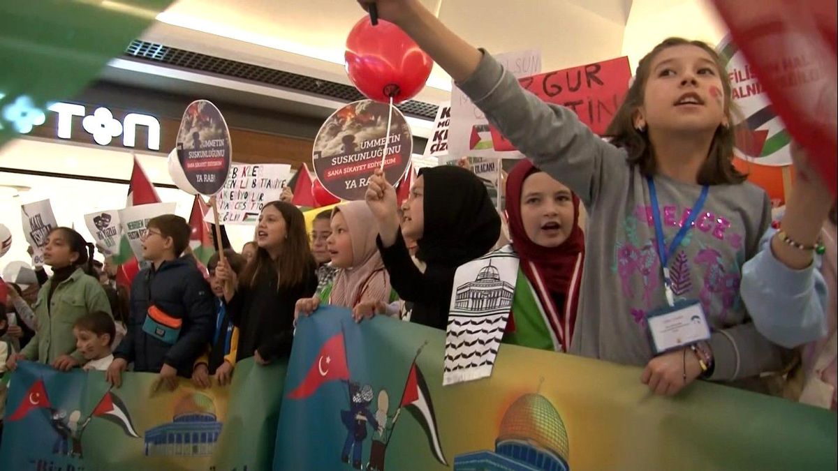 Kütahyalı Çocuklar Filistinli Akranlarına Destek İçin Yürüdü