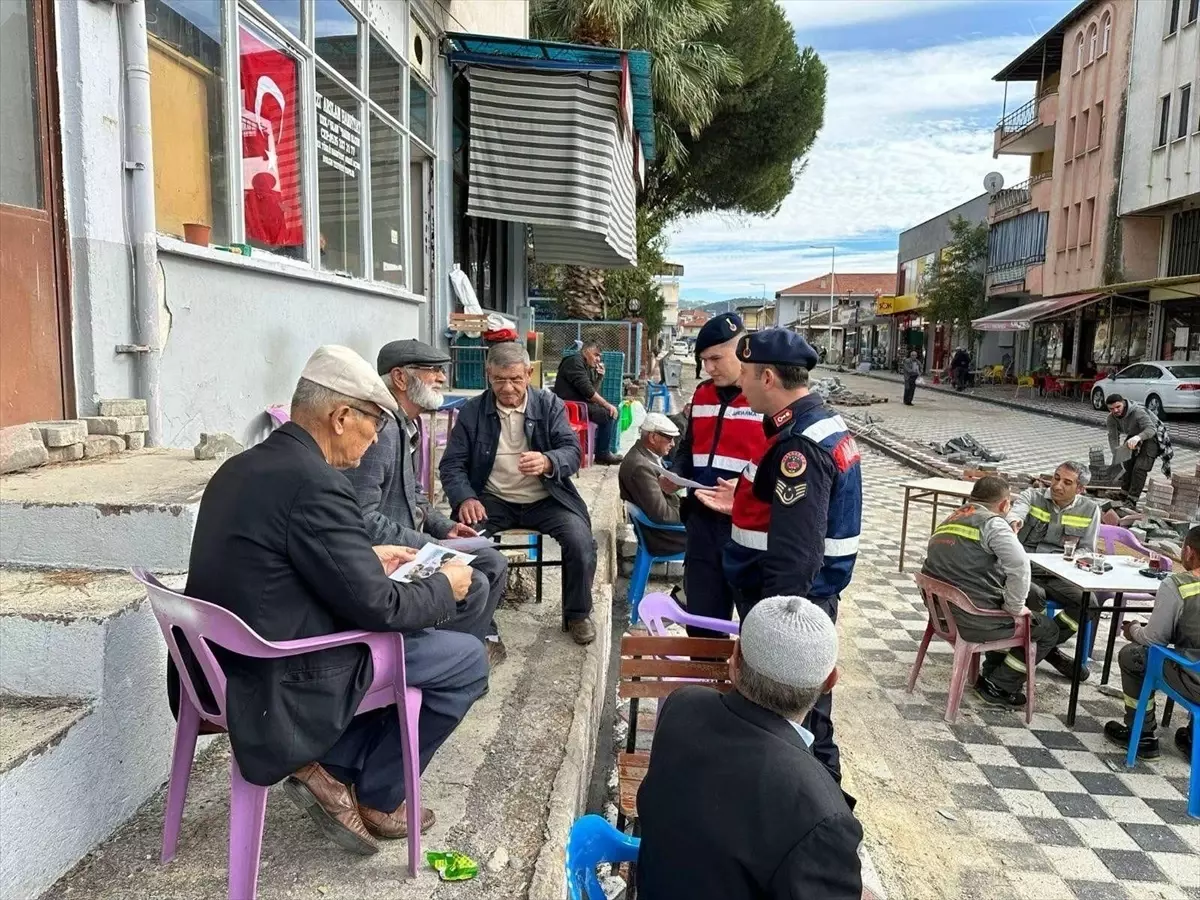 Manisa İl Jandarma Komutanlığı Vatandaşları Dolandırıcılık Konusunda Bilgilendirdi