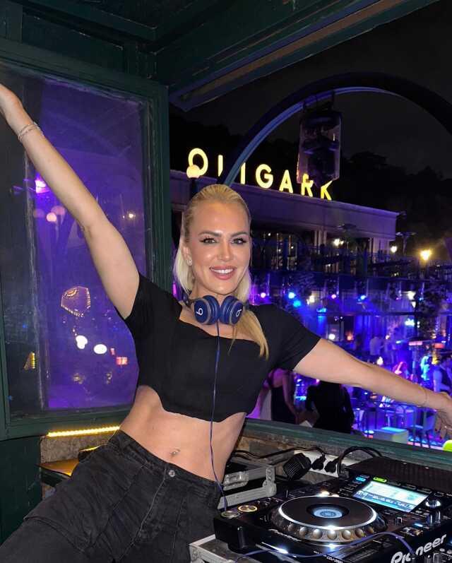 Survivor'a gitmek için gün sayan Nagihan Karadere güç gösterisi yaptı Survivor'a gitmek için gün sayan Nagihan Karadere güç gösterisi yaptı