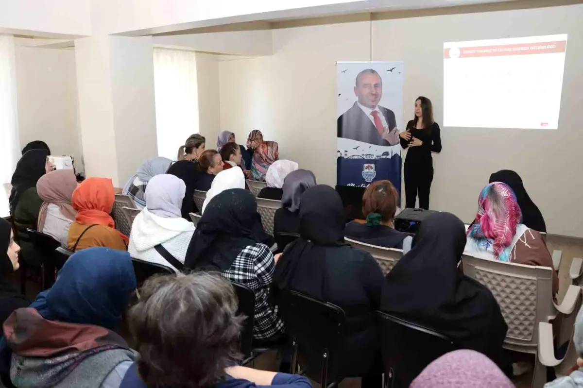 YASMEK Kursiyerlerine Kadına Yönelik Şiddetle Mücadele Semineri Verildi