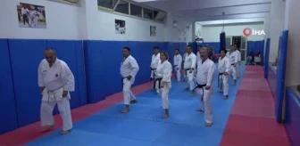 Antalya'da Karate Sporunun Temellerini Atan Hasan Tüfekçi'nin Öğrencileri Yeniden Bir Araya Geldi