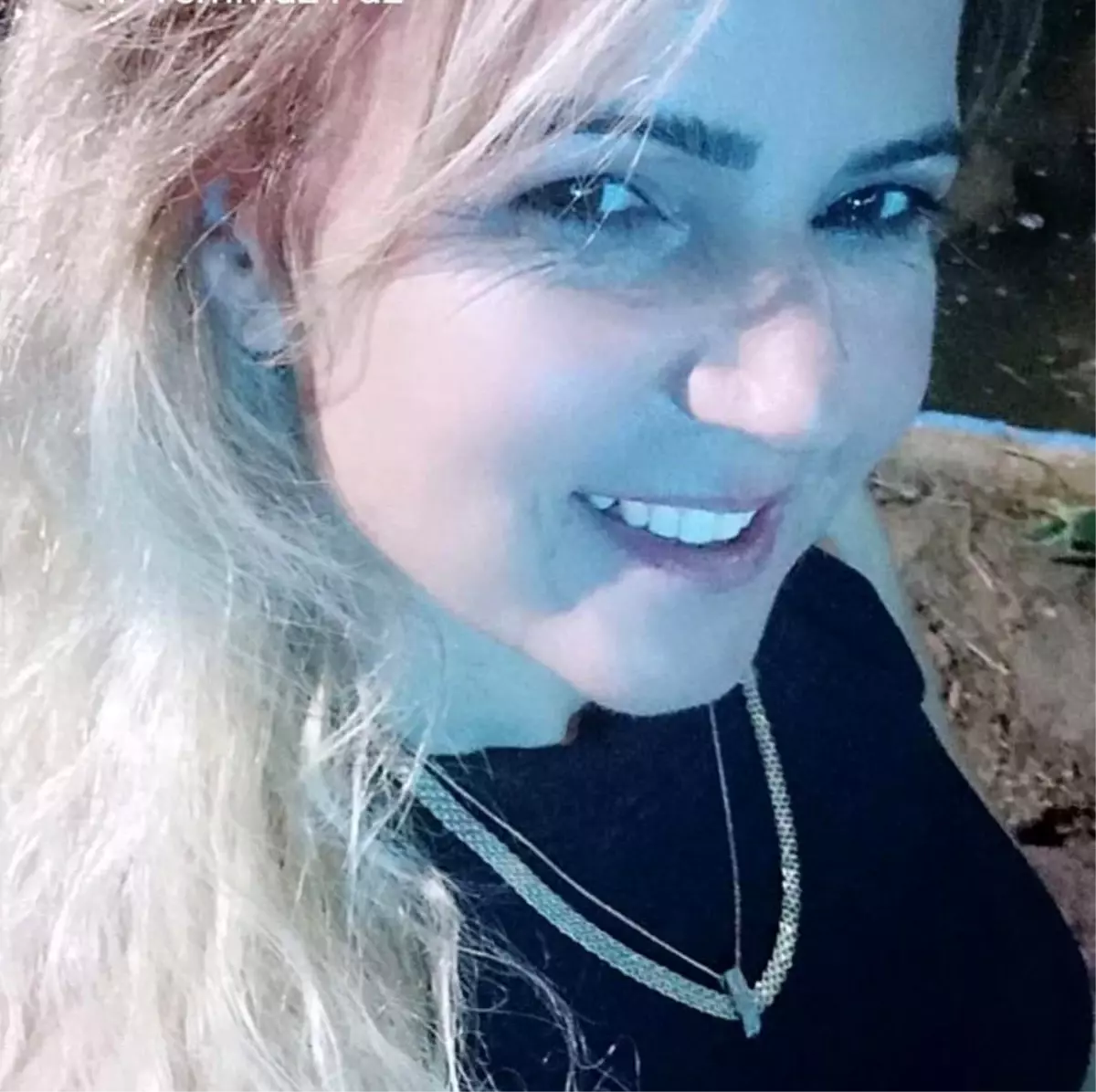 Manisa'da Asansörde Ölü Bulunan Anne ve Kızının Cenazeleri İzmir'e Getirildi