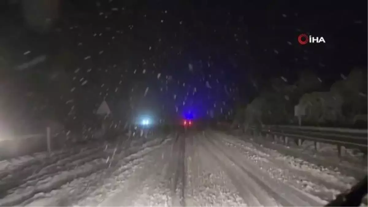 Ekipler seferber oldu, kanal mahsur kalan otomobili böyle kurtardılar