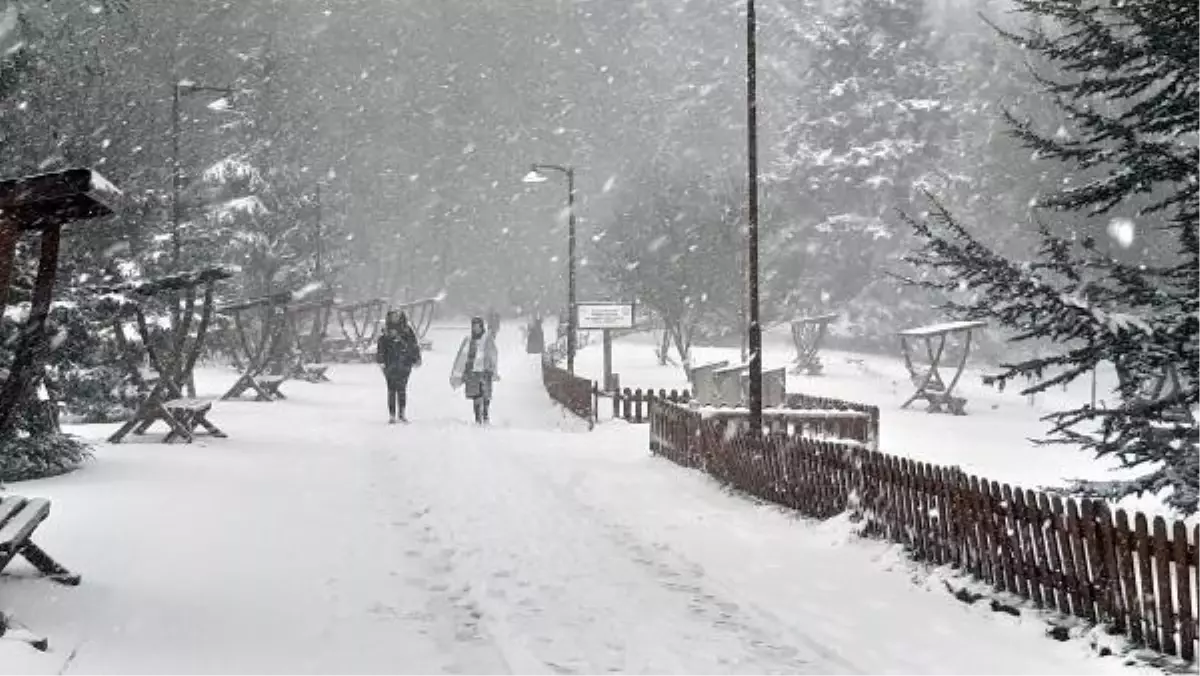 Bolu'da Abant Gölü ve Gölcük Tabiat Parkı Karla Kaplandı