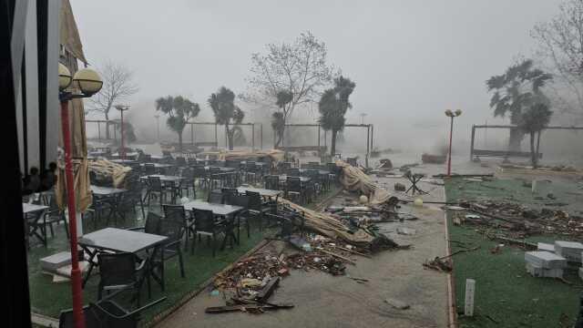 Kötü Hava Koşulları Nedeniyle Sürüklenen Gemide Arama Kurtarma Çalışmaları Devam Ediyor