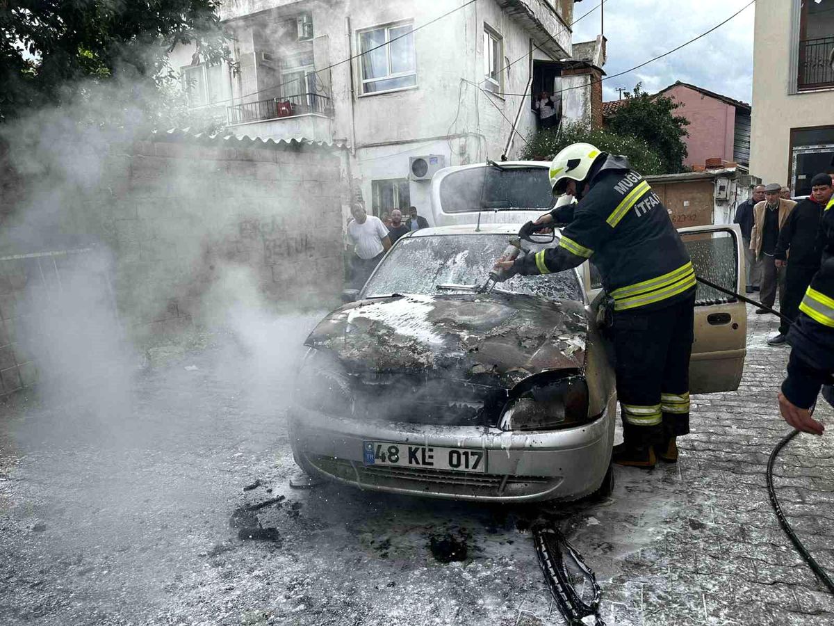 Muğla'da LPG'li araçta çıkan yangın itfaiye ekipleri tarafından kontrol altına alındı
