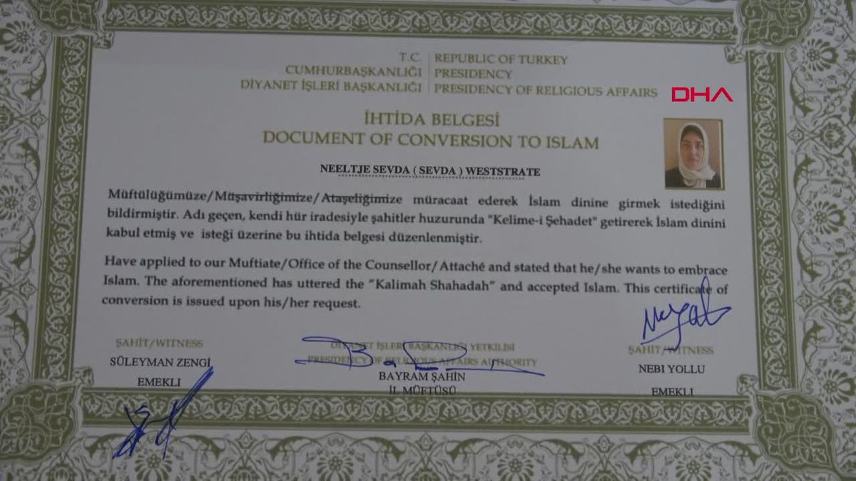 Hollandalı Neeltie Weststiate Müslüman Oldu