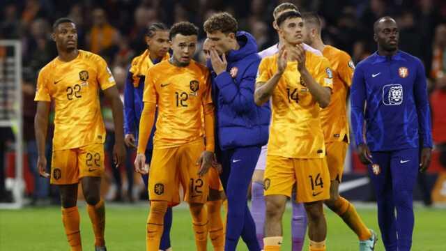 Şimdi ne olacak? Tüm dünyanın sonucunu merakla beklediği Hollanda-İrlanda maçı oynandı Şimdi ne olacak? Tüm dünyanın sonucunu merakla beklediği Hollanda-İrlanda maçı oynandı