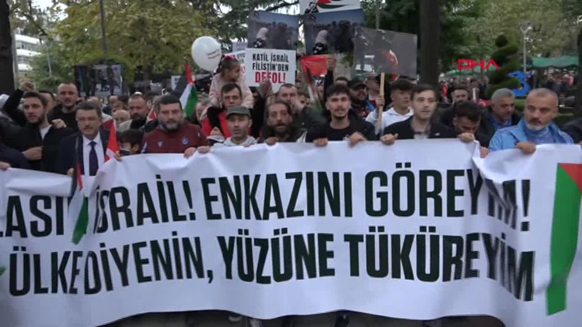TRABZON'DA TARAFTARLARDAN FİLİSTİN'E DESTEK YÜRÜYÜŞÜ