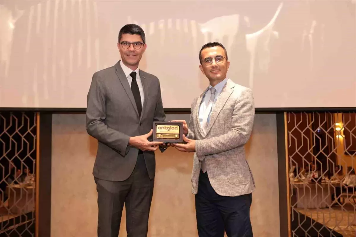 '400 kadının 267'si, yani yarıdan fazlası en az 10 göstergede yoksunluk yaşıyor'