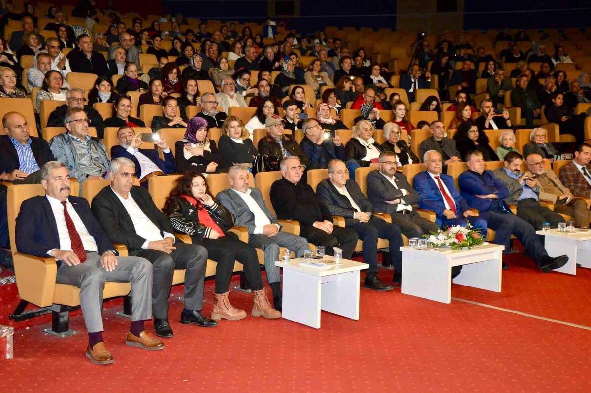 Aydın Elazığlılar Kültür ve Dayanışma Derneği 'Elazığ'a Hasret Gecesi' düzenledi