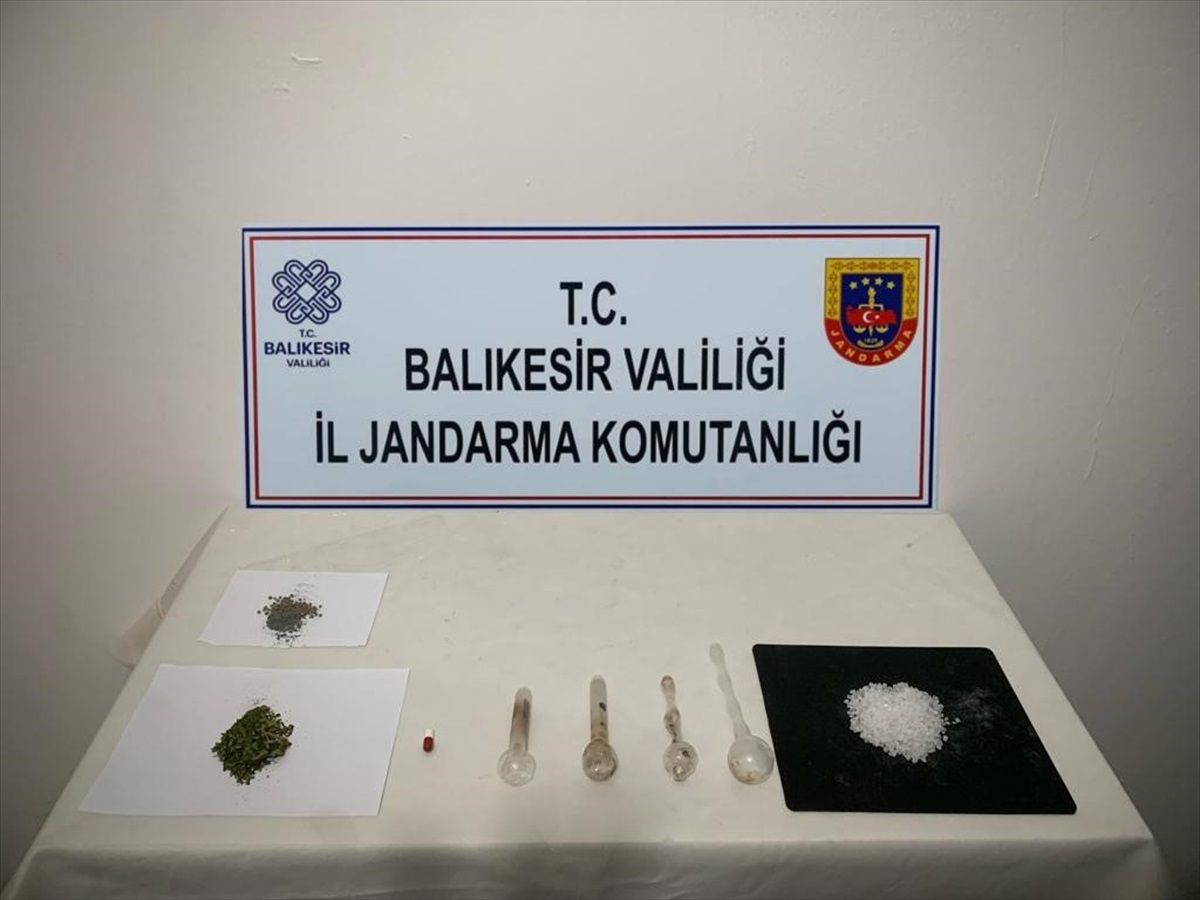 Balıkesir'de Uyuşturucu Operasyonu: 3 Zanlı Gözaltına Alındı