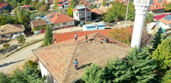 Isparta Belediyesi Körküler köyündeki caminin çatısını yeniledi