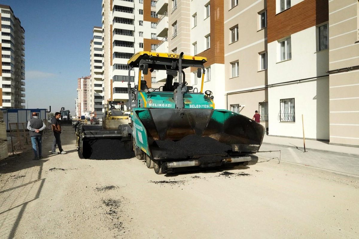 Melikgazi Belediyesi Belsin Bölgesi'nde Yol Açma Çalışmalarına Devam Ediyor