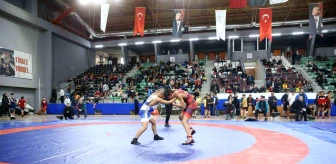 Merkezefendi Belediyesi ve Gençlik ve Spor İl Müdürlüğü iş birliğiyle Hasan Güngör adına güreş turnuvası düzenlendi