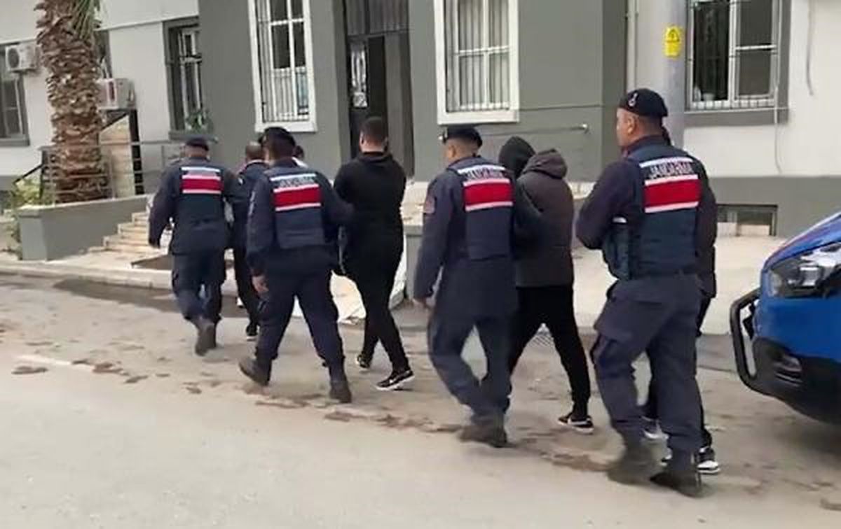 Eskort sitelerine ilan verip dolandırıcılık yapanlar yakalandı