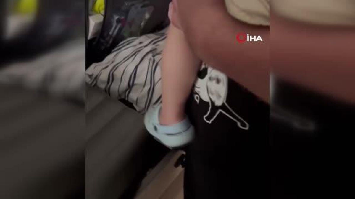 Rus Turist Ailesinin Valizinden Otele Ait Malzemeler Çıktı