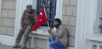İsrail bayrağına basıp başına silah dayayan şahsın Pakistanlı olduğu ortaya çıktı
