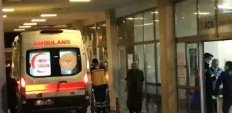 Şanlıurfa'da Hafif Ticari Araç ile Otomobil Çarpışması: 1 Ölü, 3 Yaralı