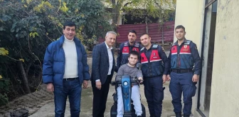 Bedensel engelli genç tekerlekli sandalye hayaline kavuştu