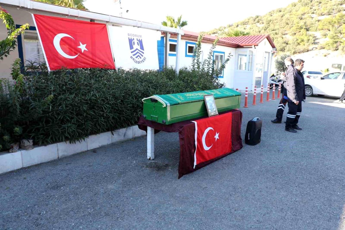 Üç hafta süren yaşam savaşını kaybetti