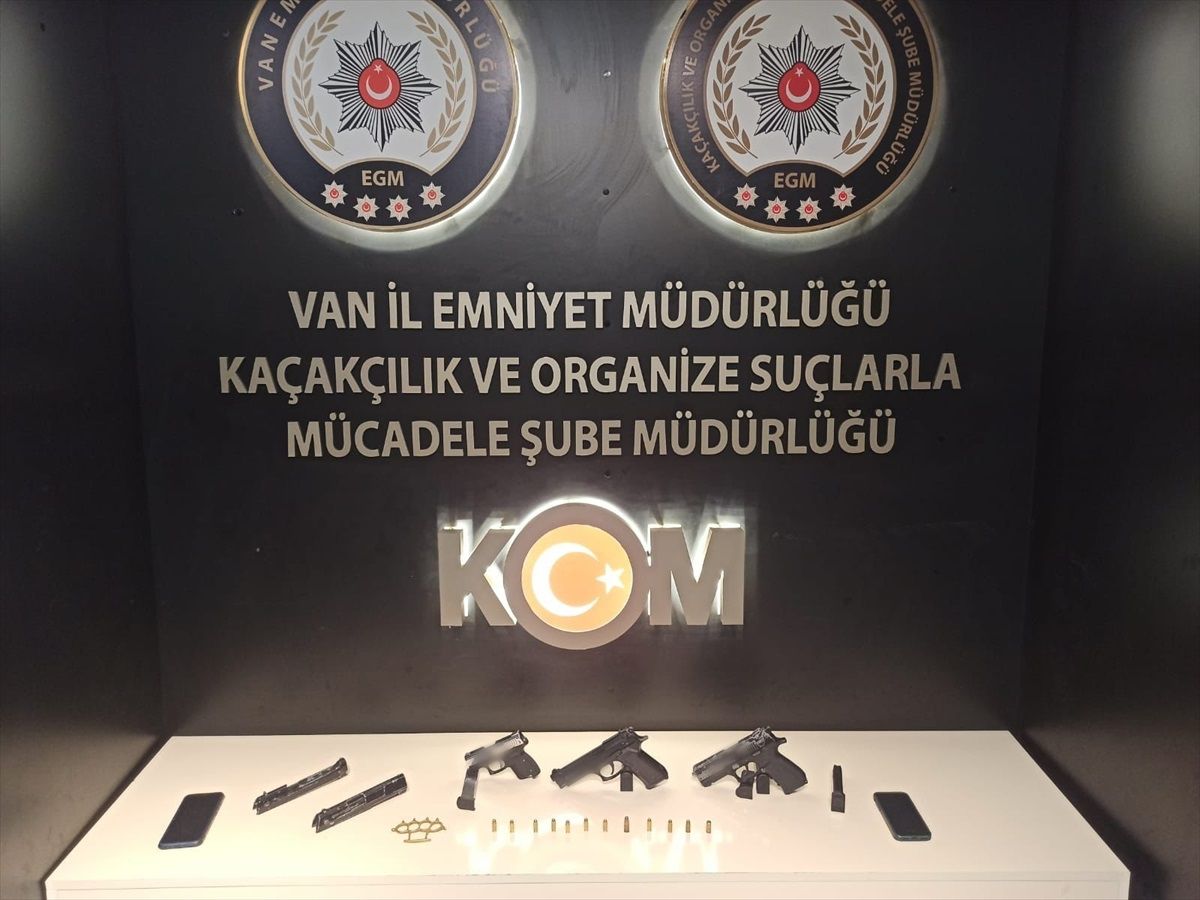 Van'da Asayiş Operasyonunda 15 Şüpheli Tutuklandı