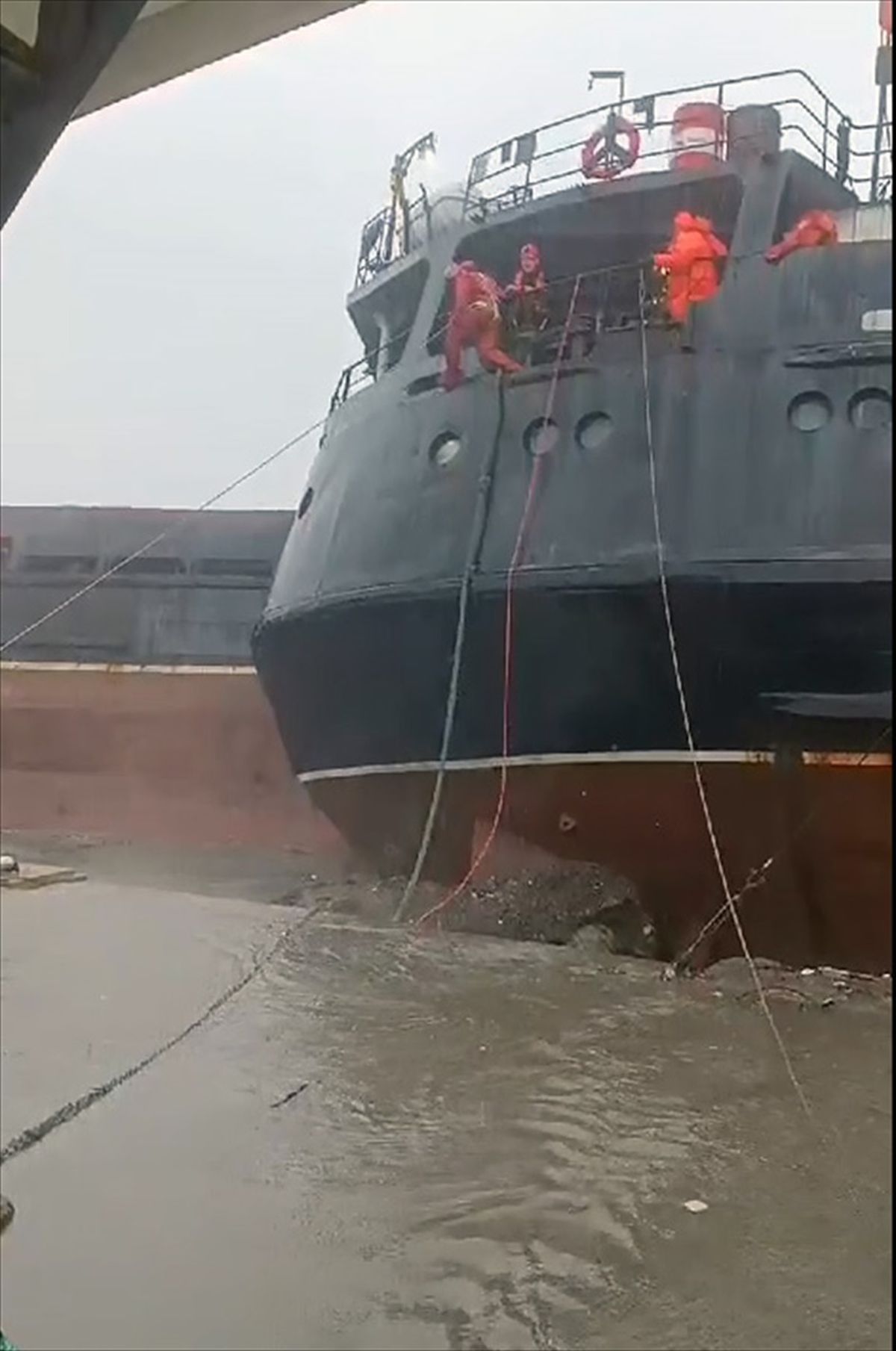 Zonguldak'ta batan gemideki mürettebata arama kurtarma çalışması