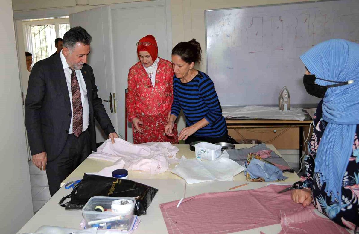 Bayraklı Belediyesi Kadınlara Ücretsiz Kurs İmkanı Sağlıyor