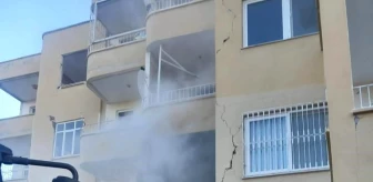 Hatay'ın Belen ilçesinde bir evin balkonunda yangın çıktı