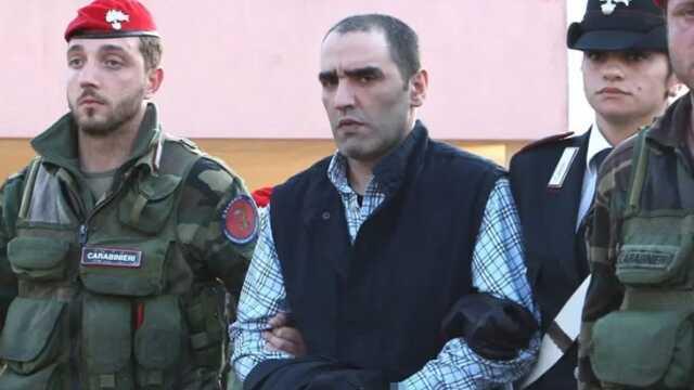 İtalya'nın en büyük mafya davasında içlerinde polis ve politikacıların da bulunduğu kişilere 2 bin 100 yıldan fazla hapis cezası verildi İtalya'nın en büyük mafya davasında içlerinde polis ve politikacıların da bulunduğu kişilere 2 bin 100 yıldan fazla hapis cezası verildi