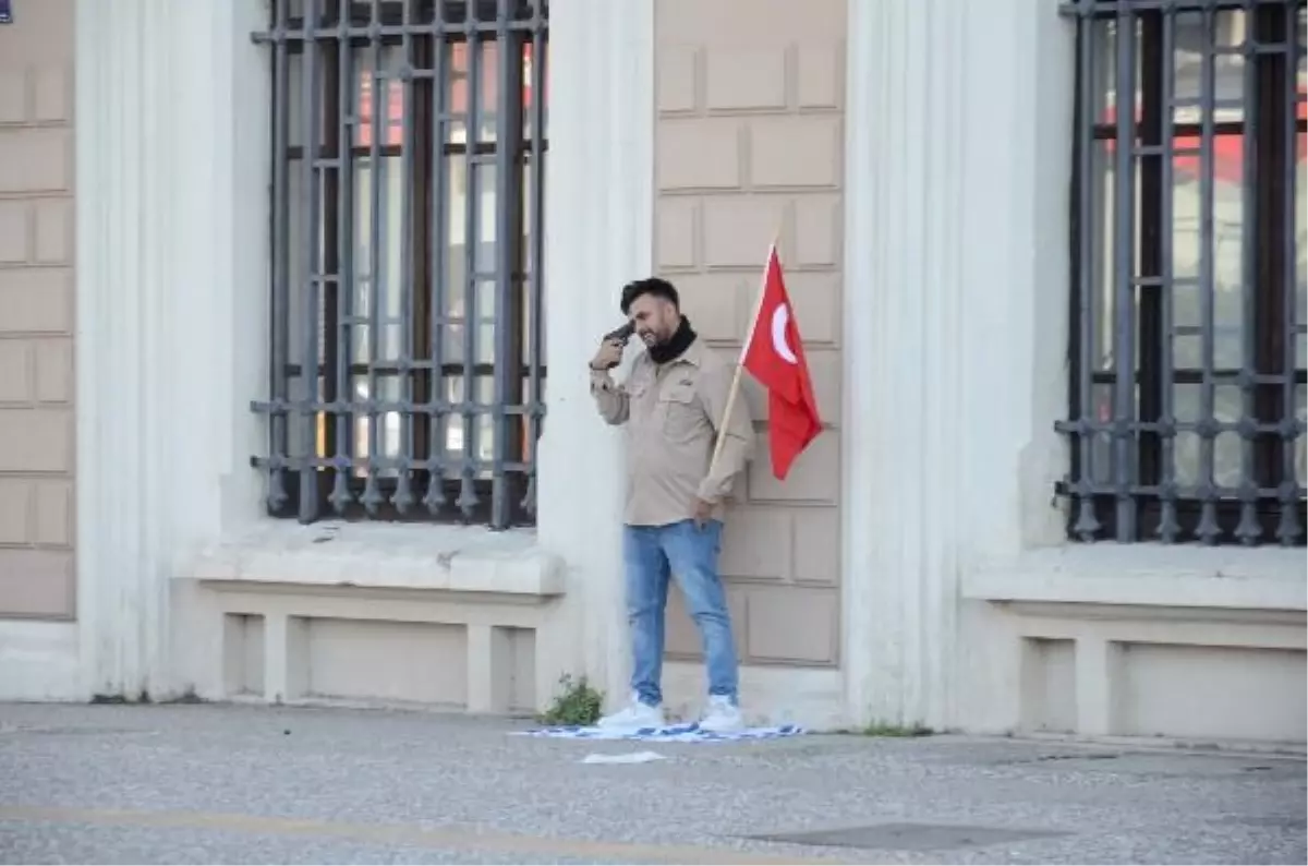 İzmir'de İsrail bayrağına saldıran Pakistanlı tutuklandı