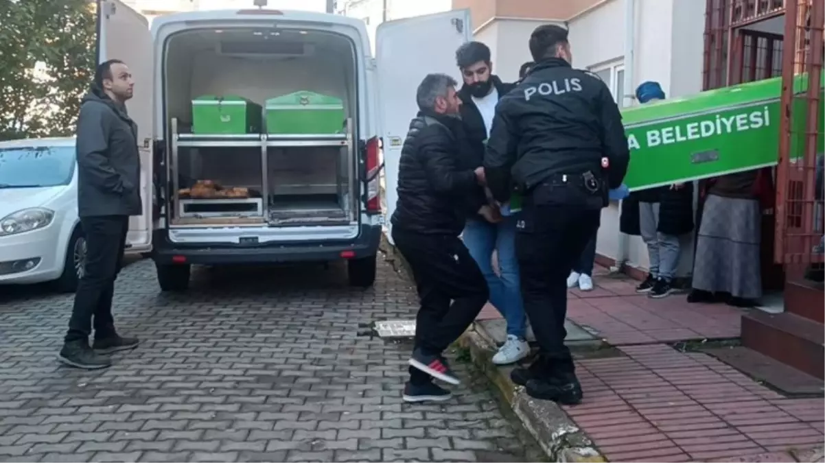 Karısını öldürüp oğlunu da ağır yaralayan şahıs intihar etti