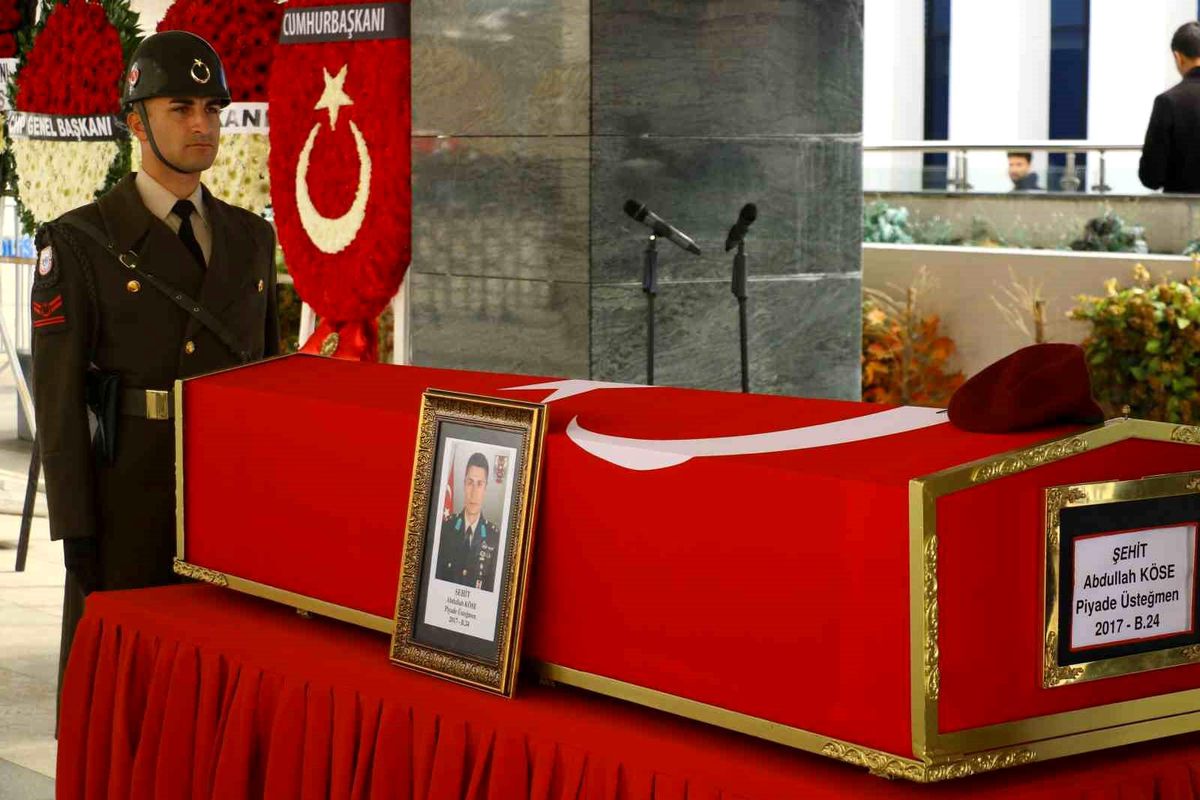 Şehit Abdullah Köse son yolculuğuna uğurlandı