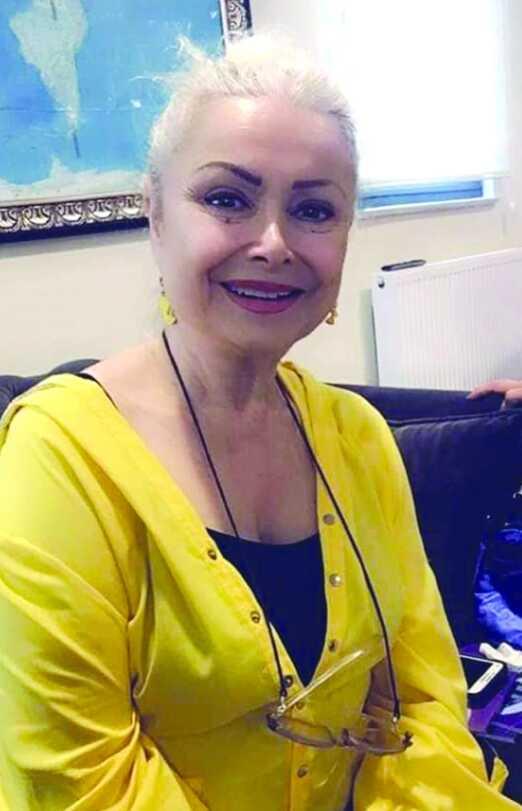 Yeşilçam oyuncusu Leyla Somer, köpeklere torpil atan çocuğa tokat attı Yeşilçam oyuncusu Leyla Somer, köpeklere torpil atan çocuğa tokat attı