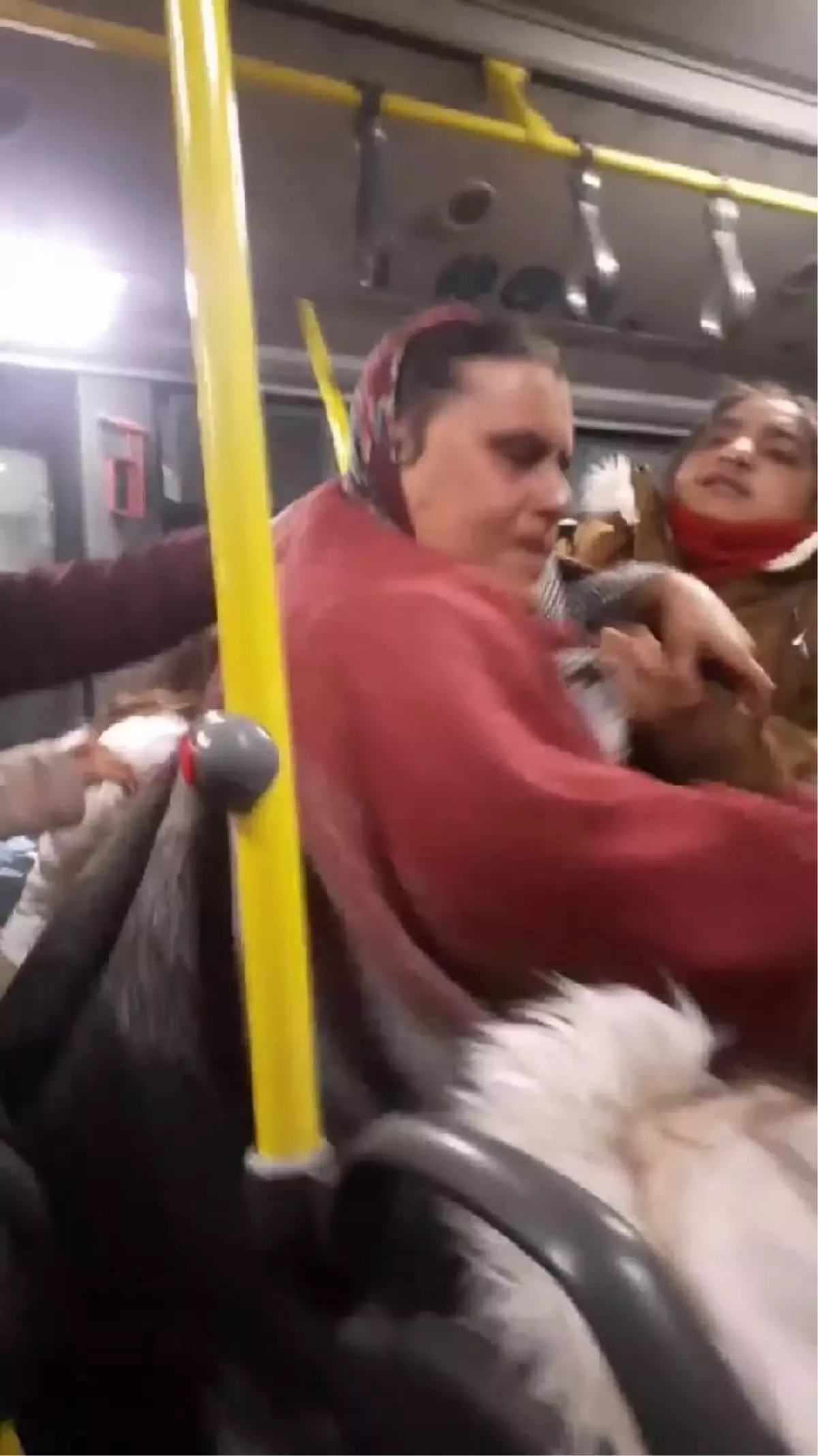 Ankara'da otobüste çıkan tartışma kavgaya dönüştü