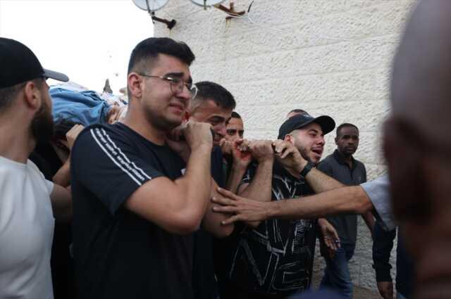 Hamas: İsrail ile 4 gün sürecek geçici ateşkes yarın saat 10.00'da başlayacak Hamas: İsrail ile 4 gün sürecek geçici ateşkes yarın saat 10.00'da başlayacak