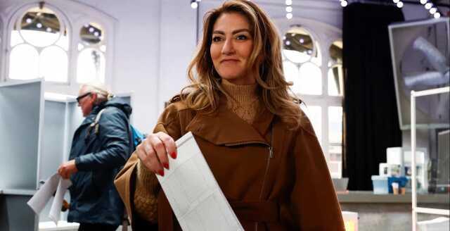Hollanda'da ilk kadın başbakan olmaya aday olan Dilan Yeşilgöz kimdir? Hollanda'da ilk kadın başbakan olmaya aday olan Dilan Yeşilgöz kimdir?