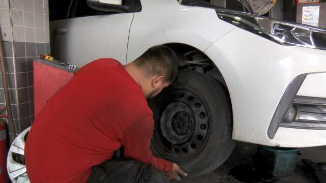 İstanbul'da kış lastiği zorunluluğu 25 Kasım'a çekildi, ticari araç sürücüleri lastikçilere akın etti