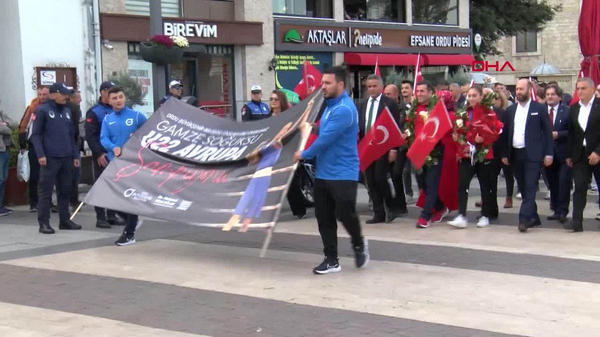 Avrupa 22 Yaş Altı Boks Şampiyonası'nda Altın Madalya Kazanan Gamze Soğuksu Memleketinde Karşılandı