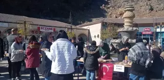 Taşkent'te Gazze için kermes düzenledi