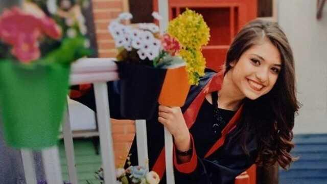 Cumhurbaşkanı Erdoğan'a Aybüke öğretmenin bağlaması hediye edildi