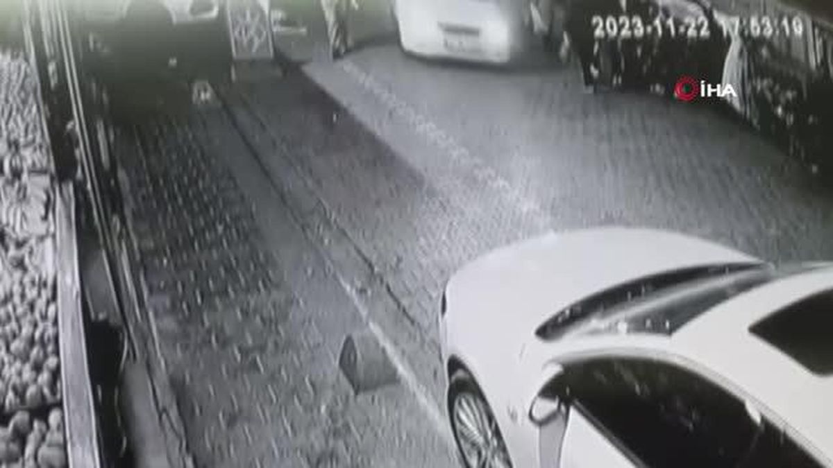 Esenyurt'ta Tekel Bayi Dükkanına Silahlı Saldırı: 1 Yaralı
