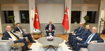 AK Parti Kütahya İl Başkanı ve Milletvekilleri Ulaştırma ve Altyapı Bakanı'nı ziyaret etti