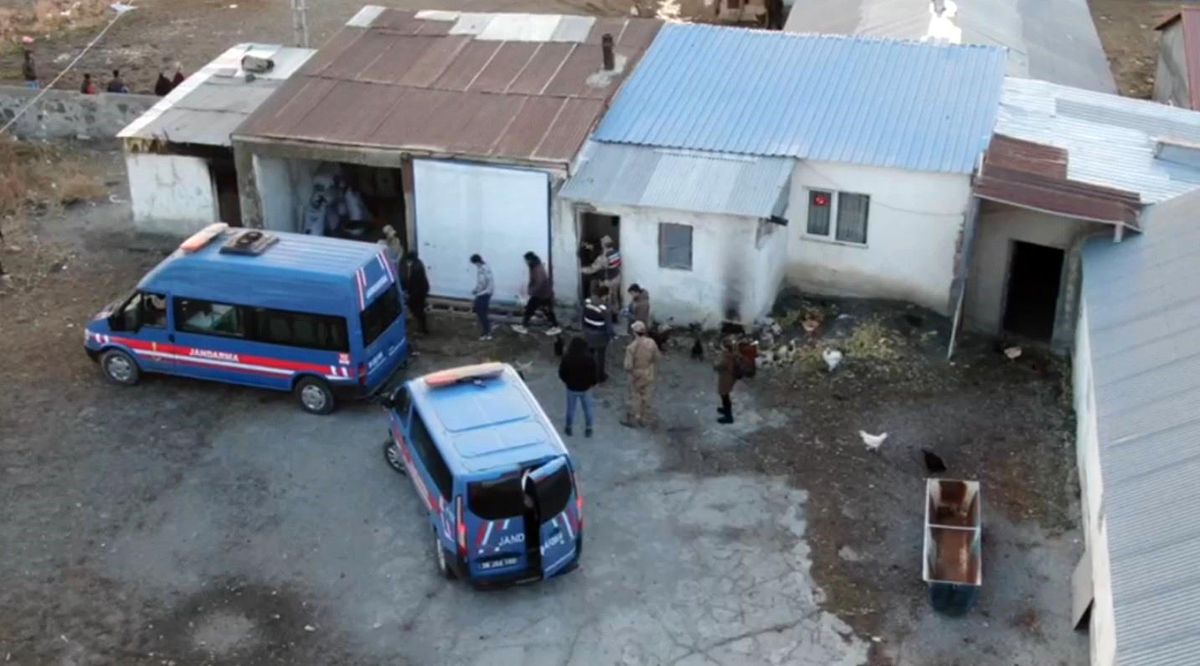 Kars'ta düzensiz göçmen operasyonu: 15 kişi yakalandı